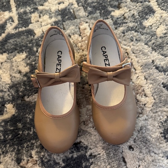 Capezio Kids Tan Tap Shoes with Bow - Picture 1 of 3
